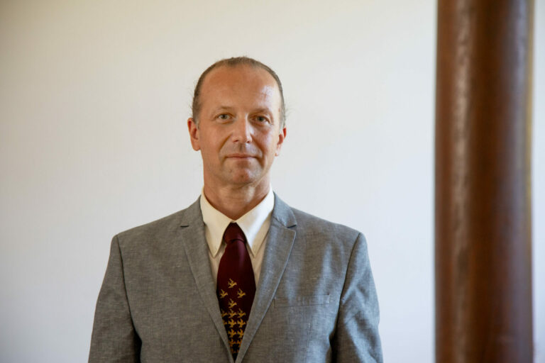 Neu an der Technischen Fakultät: Prof. Dr. Luca Ghiringhelli