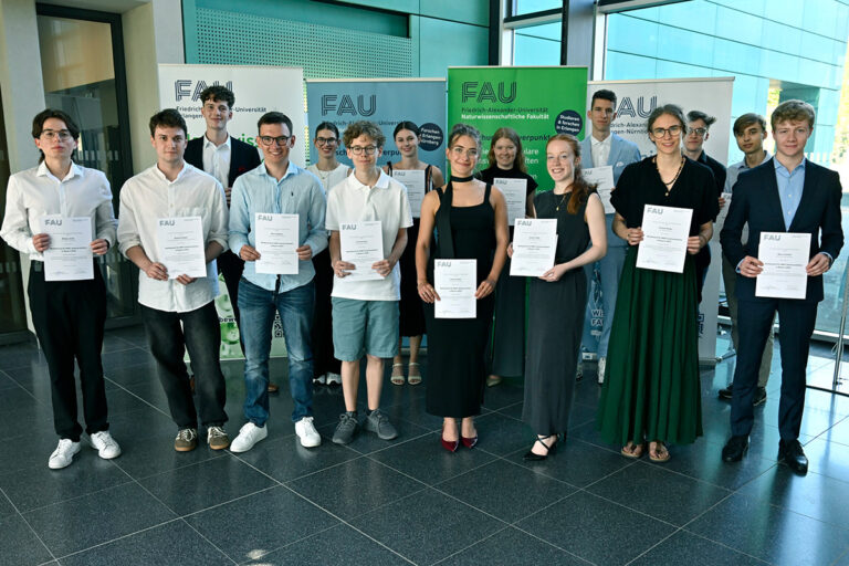 FAU verleiht Preise für die besten MINT-Seminararbeiten in Bayern