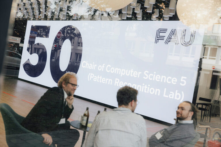Ein halbes Jahrhundert Lehrstuhl für Mustererkennung: Vorreiter des KI-Booms