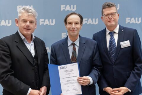 Zum Artikel "Lehrpreis der Technischen Fakultät an Prof. Dr. Rolf Wanka"